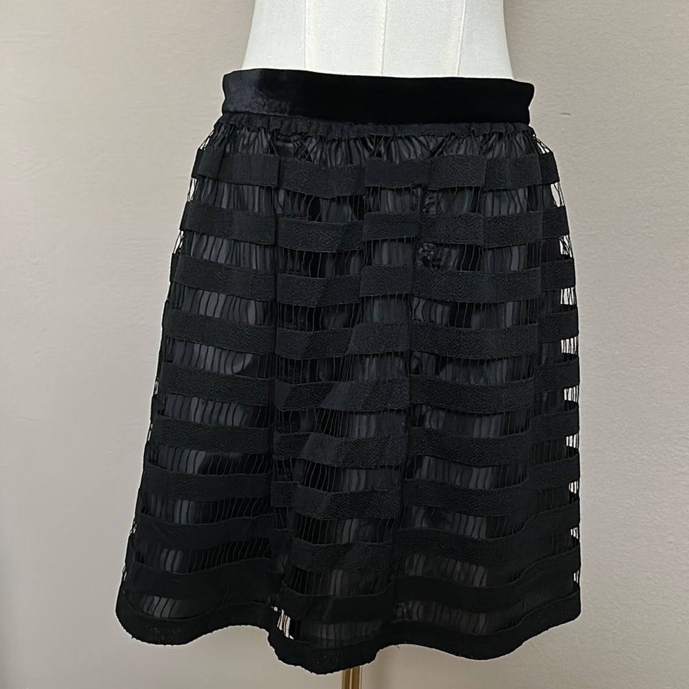 J Crew women’s black cocktail skirt~ Size 6